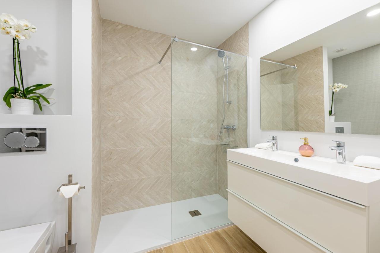 Brandnew Apartment By The Beach มาร์เบยา ภายนอก รูปภาพ